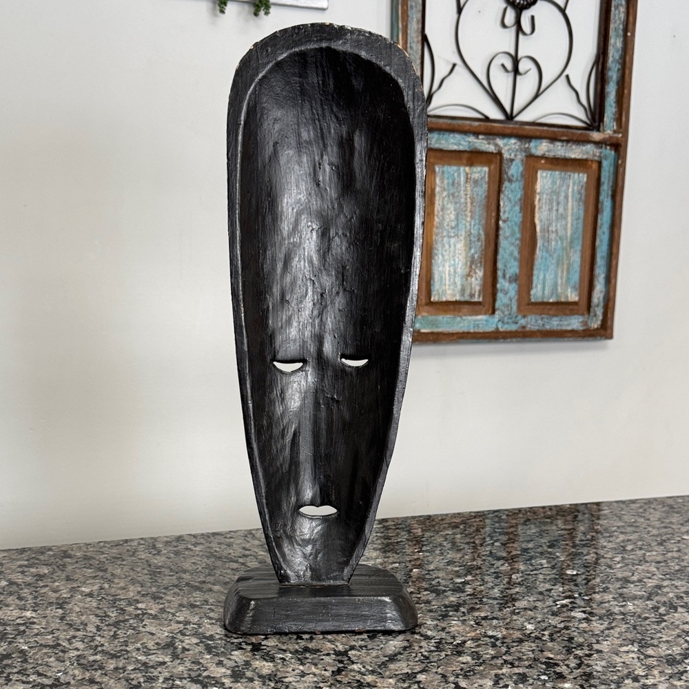 Hand Crafted Vibrant wooden carved Mask Sculpture - Black, Green, Orange - Picture 7 of 14